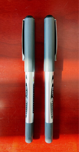 白雪直液式走珠笔 0.5mm子弹头中性笔 PVR-155可以自己罐墨吗？