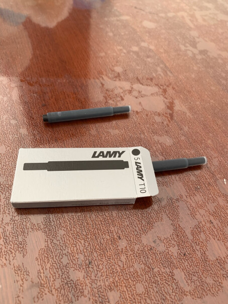 德国进口凌美LAMY钢笔签字笔笔芯这是碳素墨水还是啥？