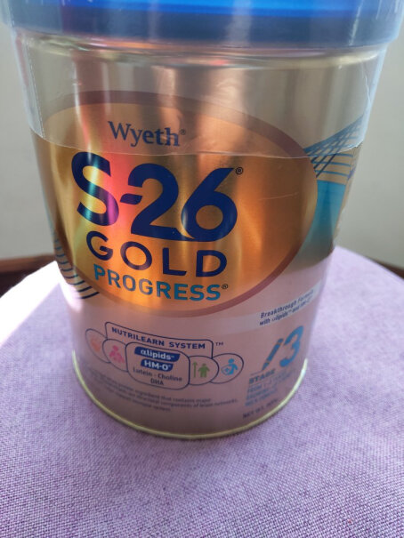 惠氏 Wyeth S-26金装健儿乐配方奶粉港版2段400g是有一股鱼腥味吗？