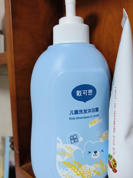 戴·可·思沐浴露儿童二合一洗发洗发水宝宝是直接挤出泡沫的那种吗？
