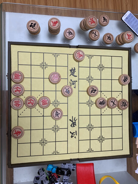 龙动力中国象棋实木大号精品带棋盘木制立体榉木象棋皮革棋盘有没有更大一些的？