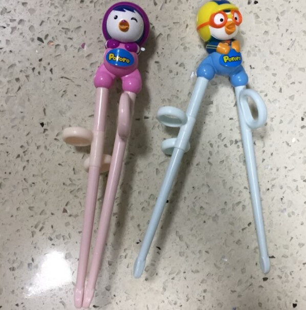 韩国啵乐乐儿童筷子婴幼儿训练学习筷这个筷子防滑吗？
