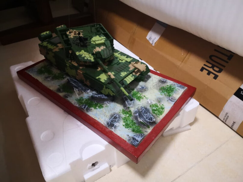 特尔博Terebo1：24中国99A主战坦克模型有减震吗？