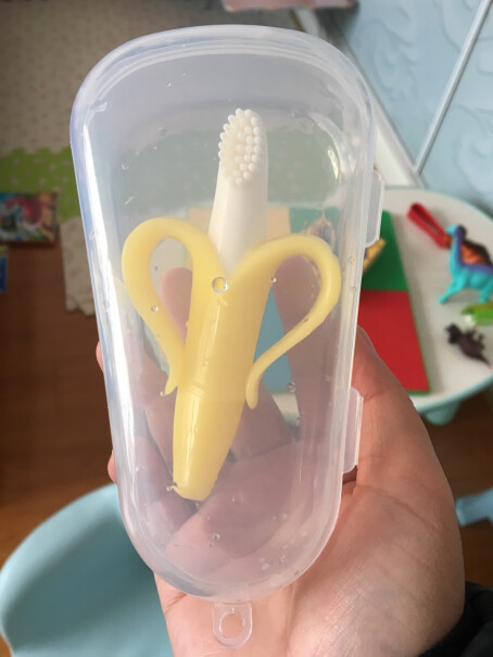 香蕉宝宝婴儿牙胶硅胶牙刷新生儿用太硬了吧？