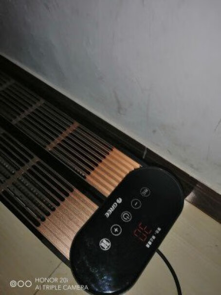 格力取暖器时不时会有轻微的啪嗒声，你们的有吗？
