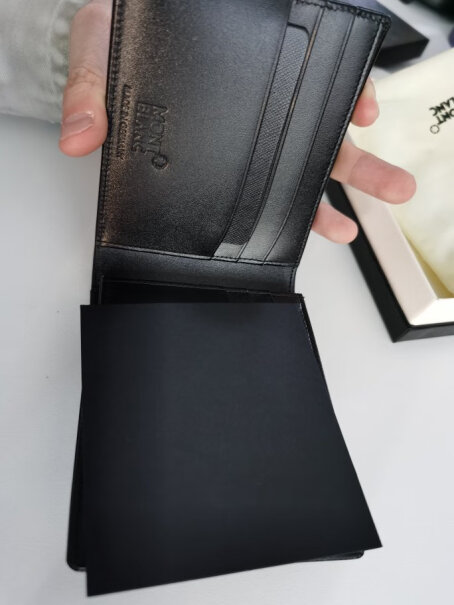 钱包MONTBLANC万宝龙男士大班系列黑色牛皮竖版12插袋钱包一定要了解的评测情况,使用感受？