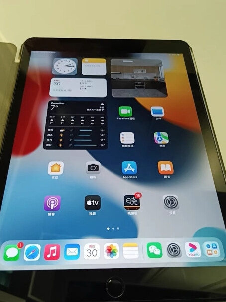 Apple iPad 10.2英寸平板电脑 2021款第9代（64GB WLAN版这个平板有没有配的钢化膜？