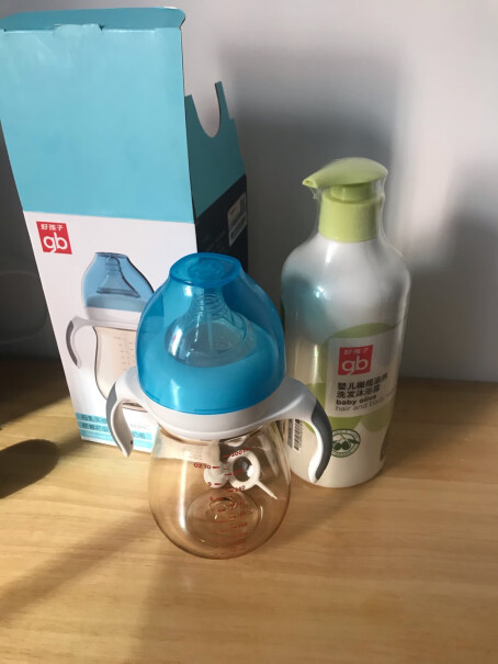 gb好孩子PPSU奶瓶一岁半用奶嘴好还是吸管的好？