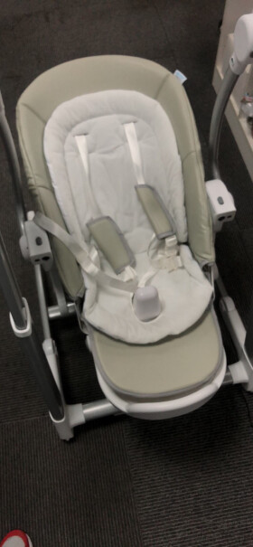 优呗宝宝餐椅婴儿电动摇摇椅餐椅怎么变成摇椅的？安装方便吗？