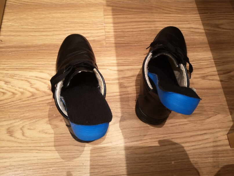 屈臣氏获奖品牌ELEFT马丁靴垫多少厘米合适？