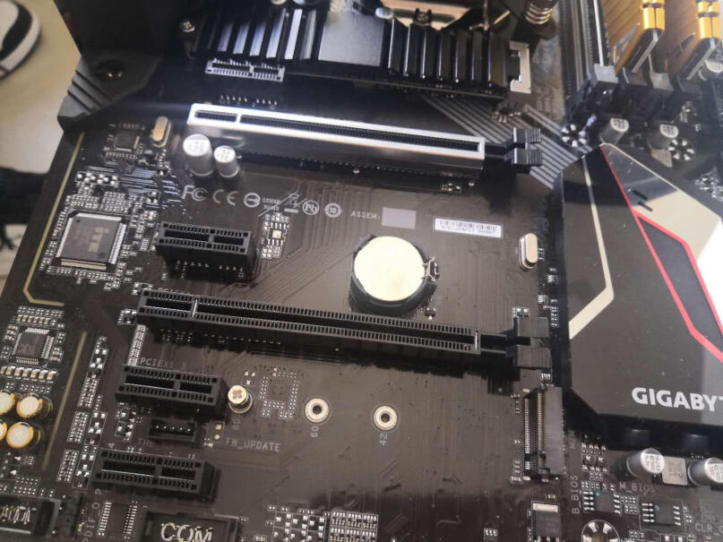 技嘉Z390GAMING能配9900k吗？