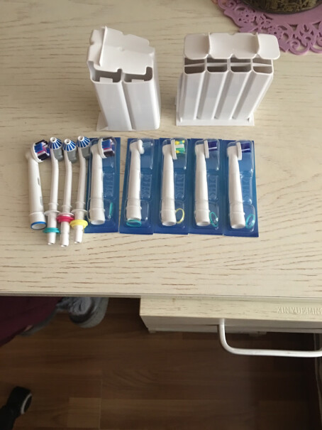 欧乐B电动冲牙器成人口腔护理洗牙器水牙线洗牙机OC20水箱好像不大，冲牙时需中途加水吗？谢谢。