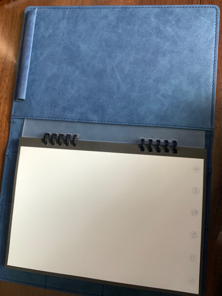 ELFINBOOKTS智能可重复书写app备份纸质笔记本子哪种颜色好？浅色的易脏吗？谢谢。