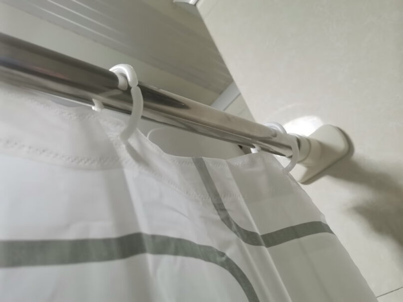 晟旎尚品浴帘杆套装有宽1米43杆吗？
