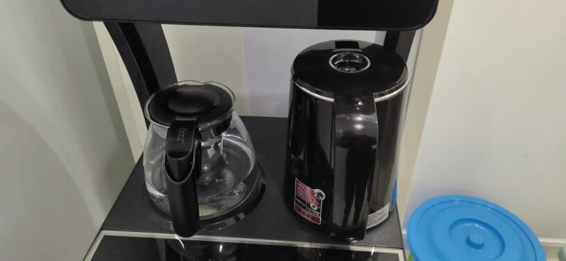 美菱茶吧机带遥控器的，旋转加水还需要手动吗？