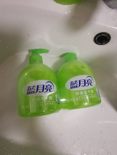 蓝月亮芦荟抑菌洗手液和滴露相比，哪个洗手效果好？