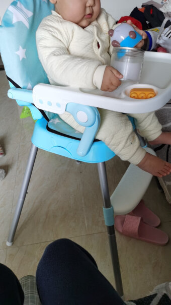 Tobaby儿童餐椅宝宝饭桌高低调节拼接这个餐椅宝宝容易爬出来吗？