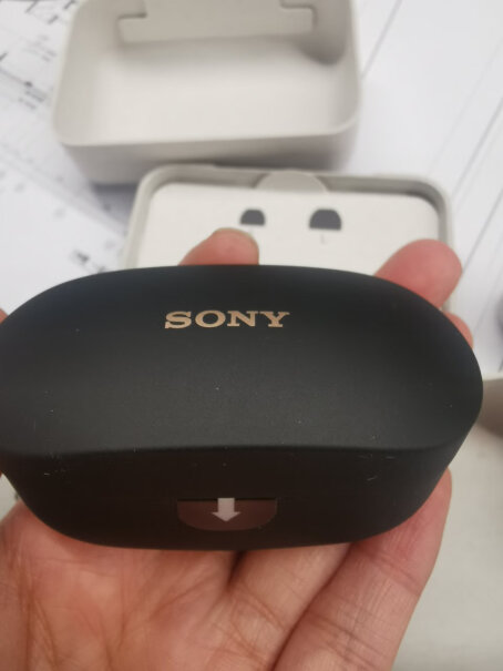 索尼WF蓝牙SONY1000XM4AI5.21000XM3降噪可以无限充电吗？