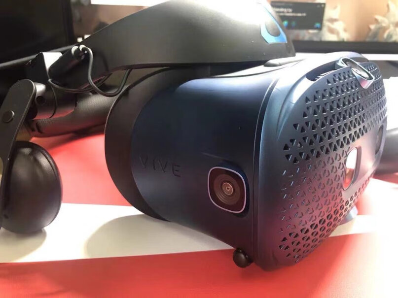 VR眼镜HTC VIVE COSMOS ELITE VR眼镜入手使用1个月感受揭露,只选对的不选贵的？