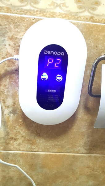德诺达空气净化器除味器臭氧发生器卫生间除臭器空气我放卫生间里.电不用拔.因它是智能的.我调P3挡.电老插着因它是智能的。
