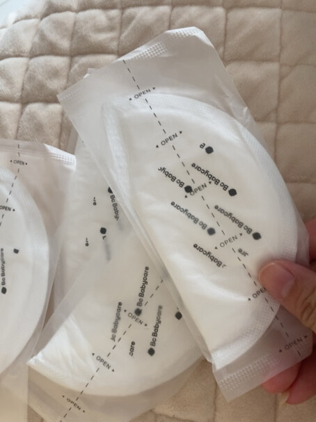 babycare 3D贴合超薄喂奶透气防溢乳垫「MAX」功能真的不好吗？使用感受！