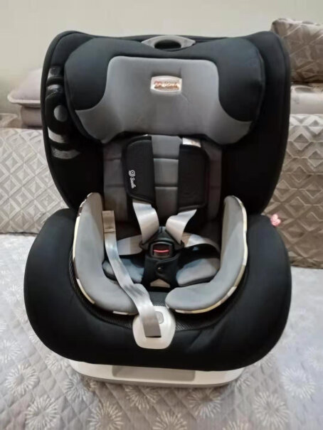 SAVILE猫头鹰宝宝汽车儿童安全座椅9个月-12岁3岁的宝宝身高110，45斤，可以坐下吗（宽度是否够）？ 安全带够长吗？