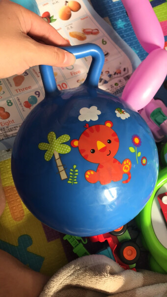 儿童玩具球费雪玩具球宝宝小皮球摇摇球25cmF0601H4礼品优缺点分析测评,哪个值得买！