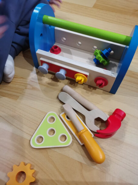 Hape木质工具箱玩具拼插修理工具盒买家评测及推荐比较？