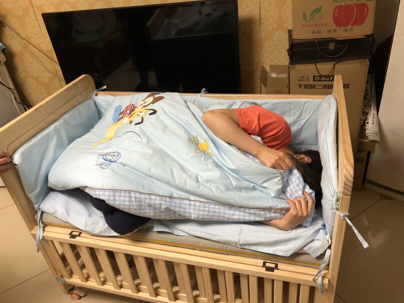 babycare婴儿床垫小床垫乳胶天然椰棕宝宝床垫5960就担心不是实木的，有合格证吗？