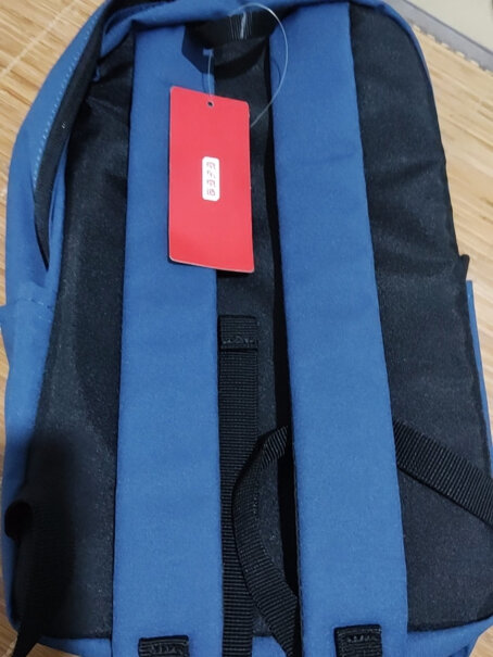 京东京造 轻量小背包10L 2.0能装几件衣服啊？就普通的t恤？