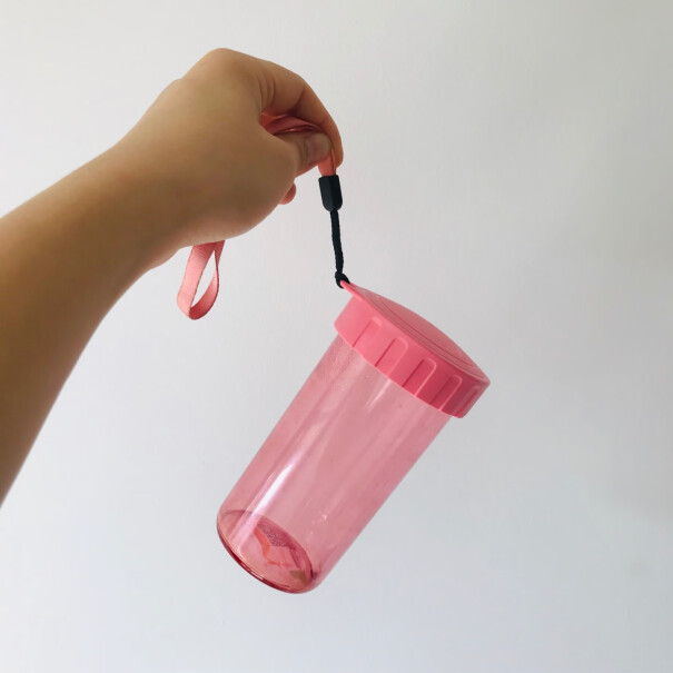 塑料杯特百惠雅致塑料杯310ml小巧便携带拎绳儿童学生随心水杯子好用吗？使用体验？