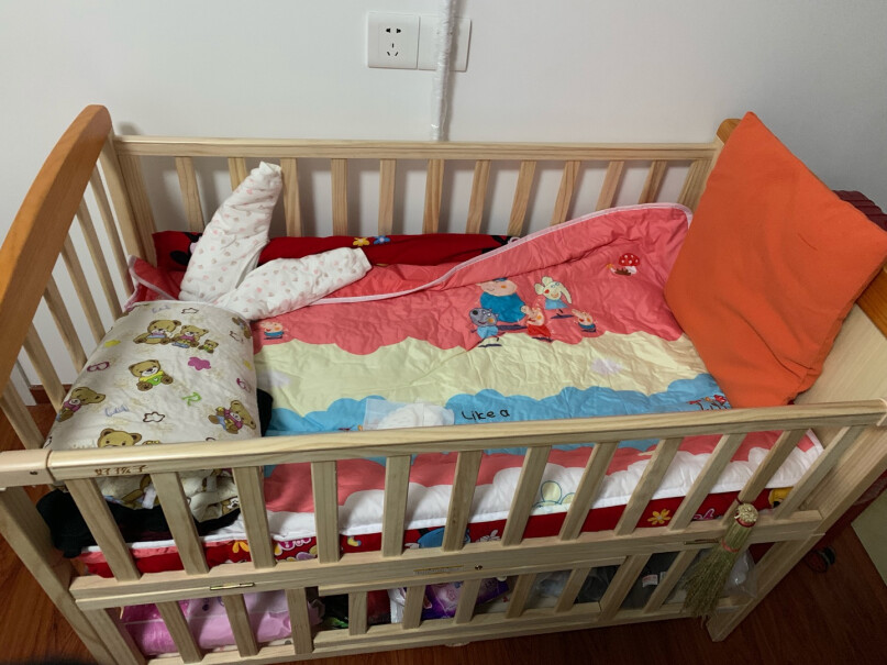 gb好孩子多功能松木无漆婴儿床摇篮婴儿床请问这个配套的床垫质量怎么样呀？