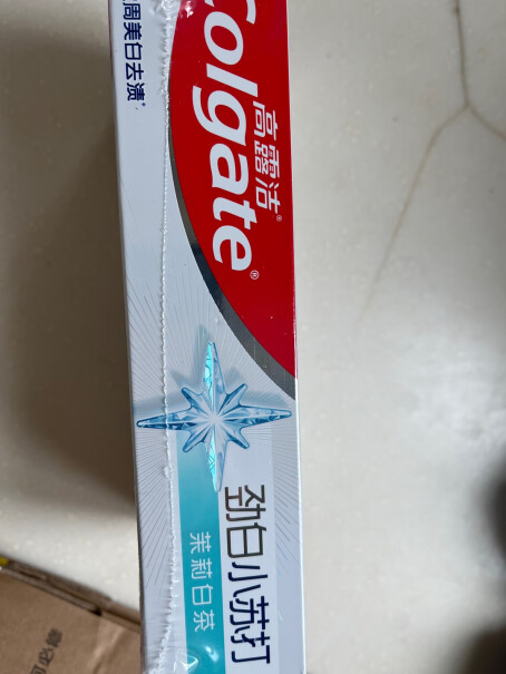 高露洁活性酵素美白牙膏120gx2支含薄荷嘛？