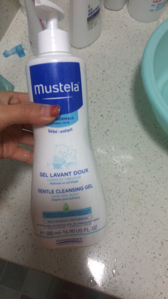 妙思乐Mustela洗发沐浴露500ml二合一洗出来有没有泡泡的？