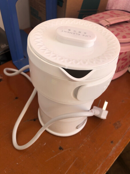 生活元素迷你硅胶旅行折叠电水壶便携式烧水壶请问这款可以保温吗？