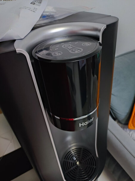 海尔饮水机家用茶吧机办公室机智这款怎么样，真有塑料味儿吗？求真话！谢谢！？