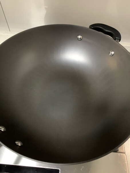 苏泊尔SUPOR这铁锅清洗可以用钢丝球刷吗？
