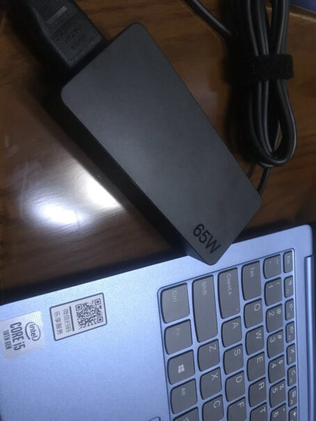 联想LenovoIdeaPad14s2020大家买的小新pro13，边充电边用发热怎么样？我的C面巨烫，也没开别的软件，是我中奖了？还是都这样？