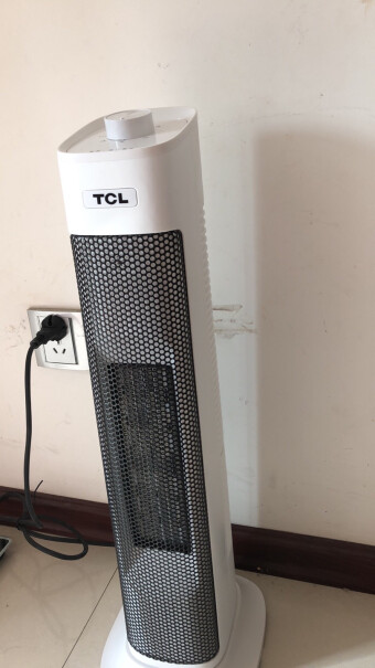 TCL暖风机开起来声音大吗？