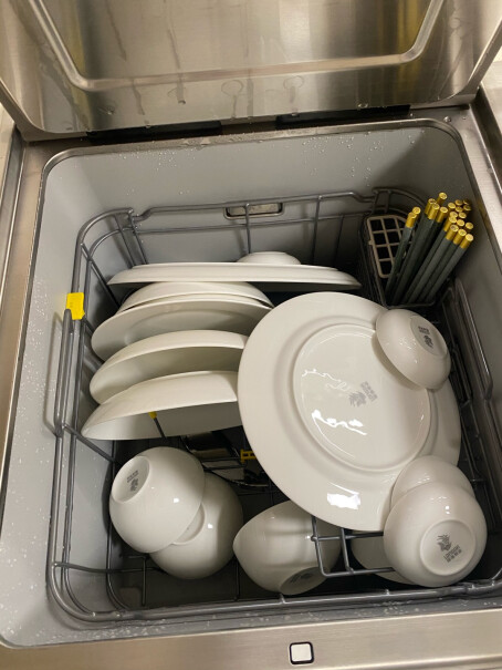 方太洗碗机水槽洗碗机一体嵌入式家用这款pp树脂的好吗，会不会用久了生锈，还是不锈钢的好呀？