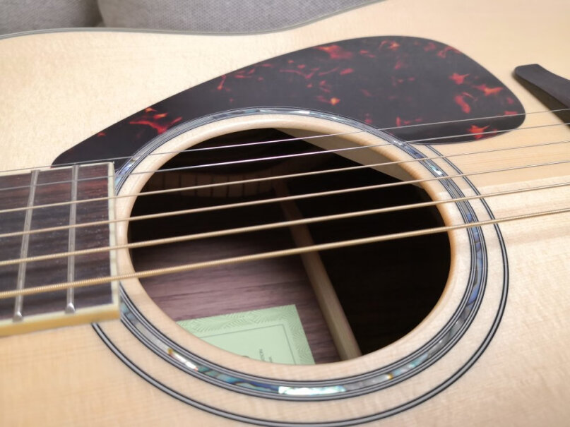 雅马哈FGX830CBL黑色民谣电箱吉他缺角弦距到底多少合适，这把琴？