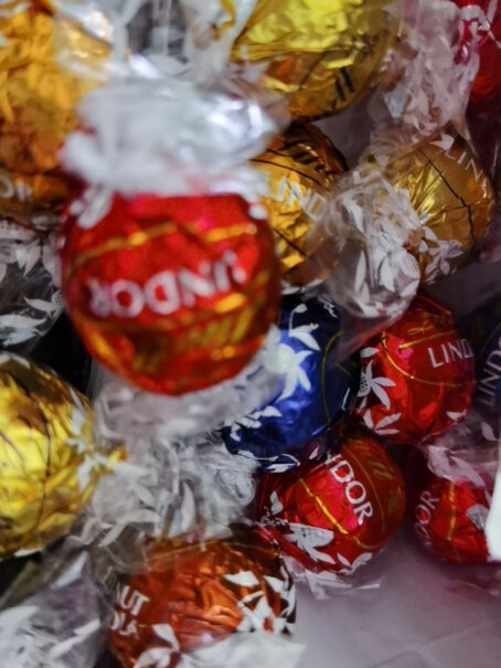 瑞士莲Lindt软心精选巧克力分享装600g购买前需要注意什么？使用体验！