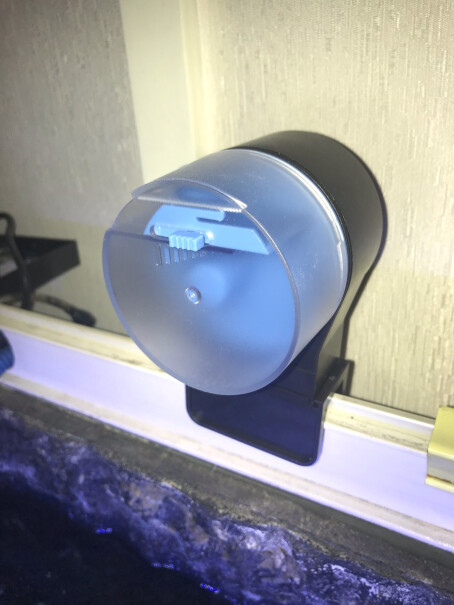森森喂鱼器鱼缸自动喂食器鱼食锦鲤金鱼自动投食器是USB接口 锂电的吗？这些投食 灯 过滤 温控 温显为啥不集成一個智能的，用手机APP管理的？