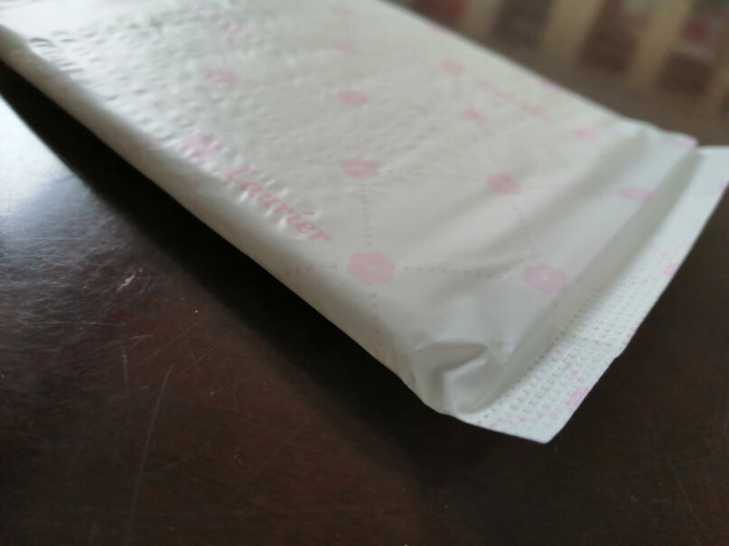 花王乐而雅零触感特薄特长日用护翼型卫生巾25cm8片8片和16片哪个好？