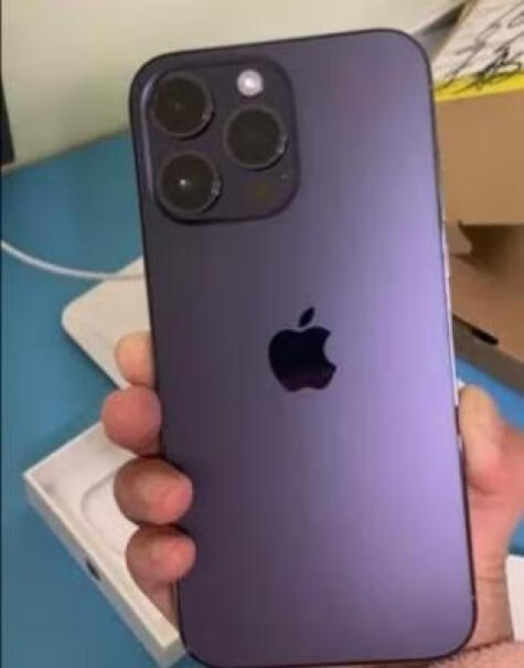 AppleiPhone14promax搭配多少瓦的充电器啊？