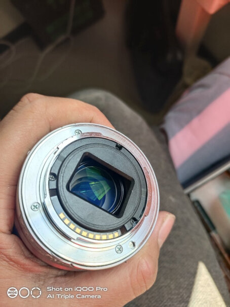 VSGO D-15121 相机清洁套装气吹粘灰正常吗？
