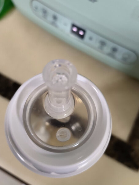 第3代PPSU奶瓶240ml经典米奇为什么一吸奶嘴就瘪了？