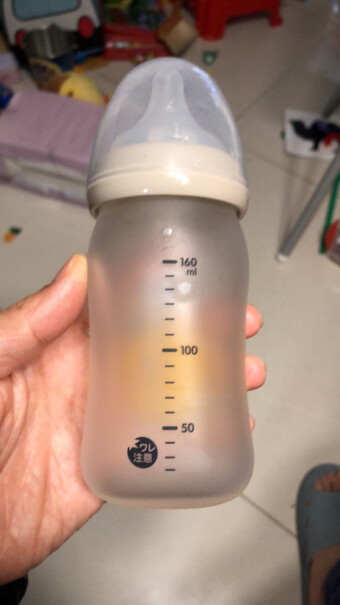 贝亲Pigeon硅胶玻璃奶瓶婴儿仿母乳新生儿宽口径240ml新买的奶瓶需要扎孔吗？