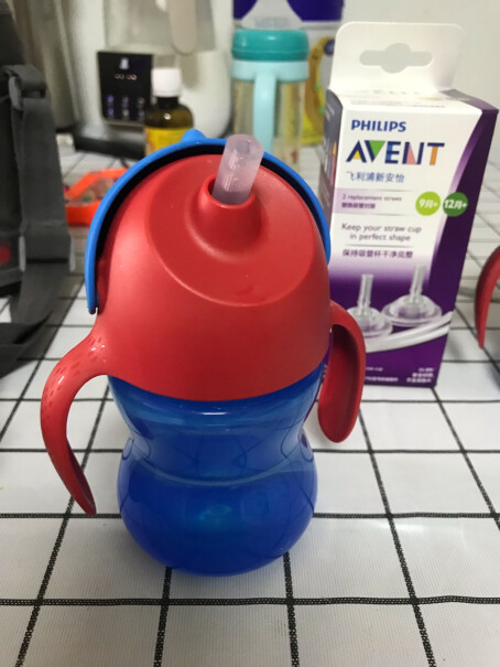 飞利浦新安怡水杯这个鸭嘴杯能改成奶瓶吗？