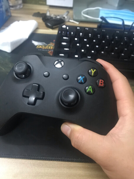 微软Xbox无线控制器磨砂黑+Win10适用的无线适配器可以玩怪物猎人么？